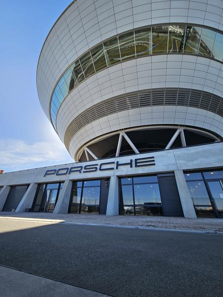Porsche Zentrum
